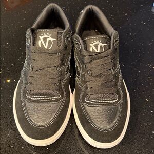 Vans VR3 CUSH BRAND NEW - black and white M7 W8.5